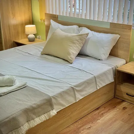 Modern & Cozy For 4 Guests In Sofia, Lozenets Apartment *