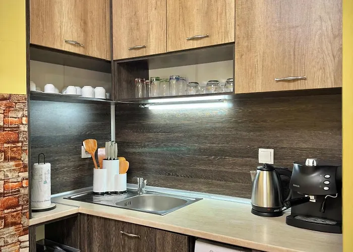 Modern & Cozy For 4 Guests In Sofia, Lozenets סופיה