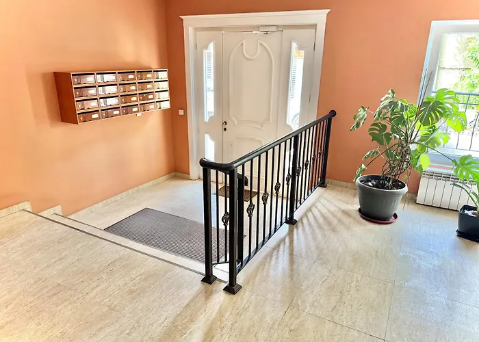 דירה Modern & Cozy For 4 Guests In Sofia, Lozenets *