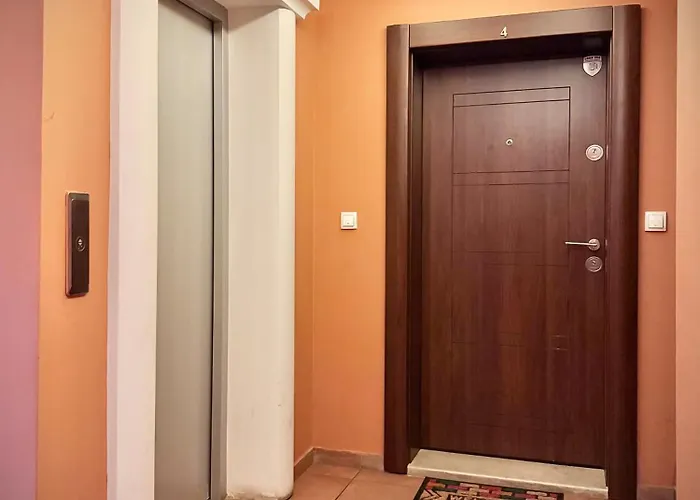 Modern & Cozy For 4 Guests In Sofia, Lozenets *