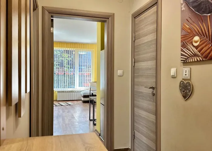 Modern & Cozy For 4 Guests In Sofia, Lozenets