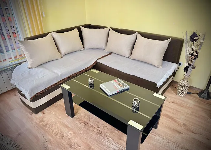 Modern & Cozy For 4 Guests In Sofia, Lozenets דירה
