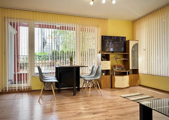 דירה Modern & Cozy For 4 Guests In Sofia, Lozenets