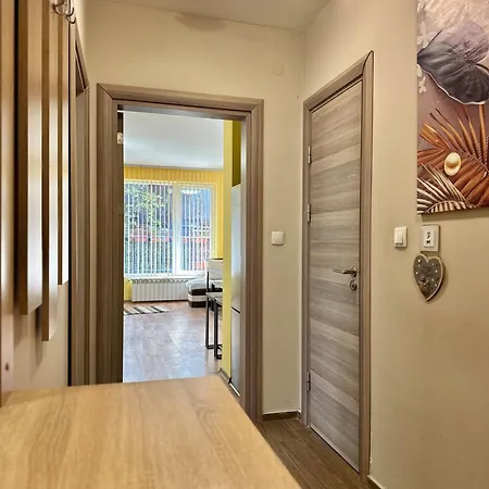 Modern & Cozy For 4 Guests In Sofia, Lozenets