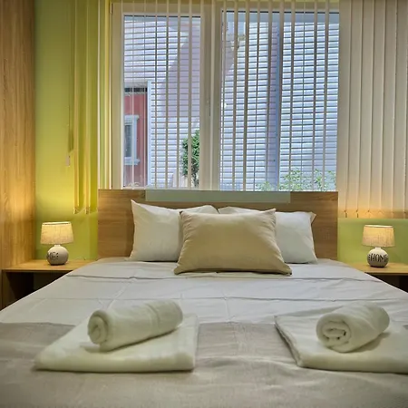 Modern & Cozy For 4 Guests In Sofia, Lozenets